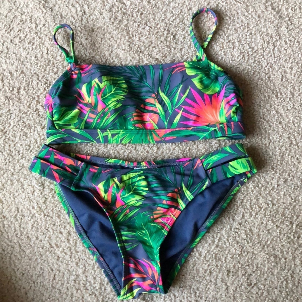 [XHILARATION] Two Piece Tropical Floral Swim Suit